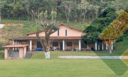 Venha conhecer esse incrível sítio à venda em Guapimirim!