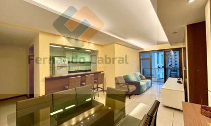 Apartamento à venda em Icaraí, três dormitórios com duas vagas.