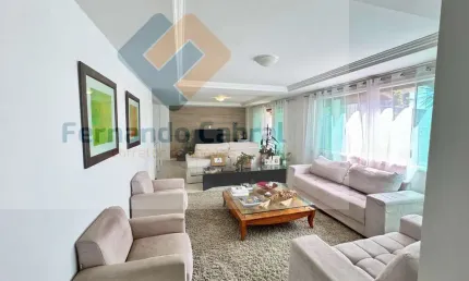 Imperdível casa de alto padrão no condomínio de luxo em Badu, Niterói-RJ - 3 quartos, 3 suítes, 3 salas, 4 banheiros, 2 vagas, 295m².