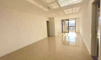 Impecável apartamento de 4 quartos, 3 suítes e 165m² à venda em Icaraí, Niterói-RJ!