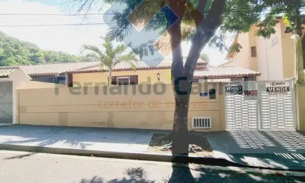 Residência de Luxo à Venda em Piratininga, Niterói-RJ: 3 quartos, 1 suíte, 4 vagas de garagem, 170 m².