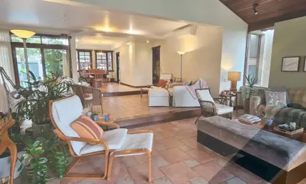 Casa em Condomínio de Luxo com 5 Quartos e 4 Suítes à Venda em Badu, Niterói-RJ - Imperdível!