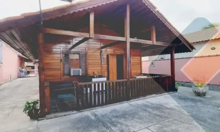 Casa à venda em Maricá-RJ, Bairro Barroco (Itaipuaçu): 2 quartos, 1 suíte, 1 sala, 2 banheiros, 4 vagas, 120m².
