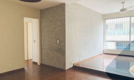 Apartamento vazio à venda em Icaraí, condomínio Cezanne e Velasquez com dois dormitórios.