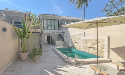 Casa em Condomínio de Luxo na Barra da Tijuca, Rio de Janeiro-RJ: 3 Quartos, 3 Suítes, 300m² de Área