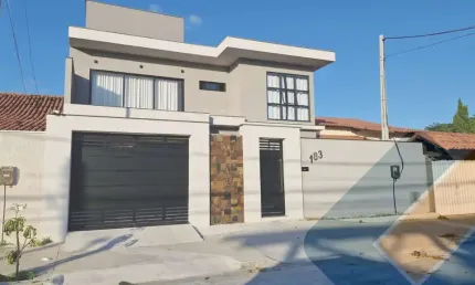 Imperdível Casa à Venda em Niterói-RJ, Bairro Santo Antônio: 3 Quartos, 2 Suítes, 2 Salas, 4 Banheiros, 4 Vagas, 263m² Área.