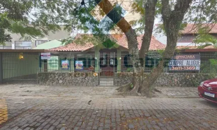Casa à venda em itacoatiara, niterói-rj: 5 quartos, 4 suítes, 2 salas, 4 banheiros, 3 vagas - 250m².