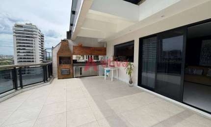 Cobertura em condomínio Resort frente mar na Barra da Tijuca Rio de Janeiro.