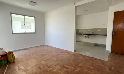 Apartamento com 2 quartos, 1 wc, 1 vaga e 63 metros estão sendo reformados w.c e cozinha.