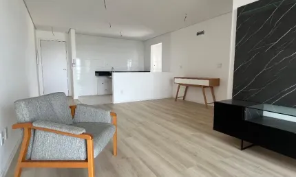 Belo apartamento na Vila Assunção com 3 quartos e 2 vagas.