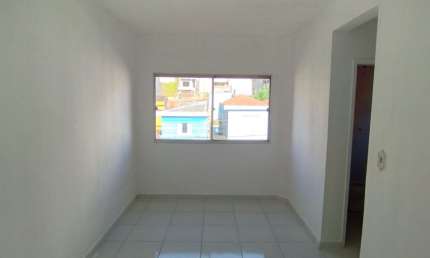 Apartamento em prédio de 2 andares bem conservado com condominio baixo.
