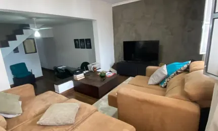 Sobrado com 04 Quartos, sendo 01 suíte - 03 banheiros à Venda, 281 m² por R$ 590.000.