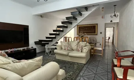 Sobrado 196m2 no jd do mar com 3 dorms, 2 w.cs, quintal aceita permuta em apartamento 50% do valor  - ótima localização.