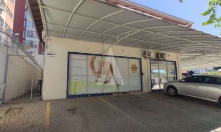 Sala para alugar, 52.80 m2 por R$2300.00  - Anita Garibaldi - Joinville/SC