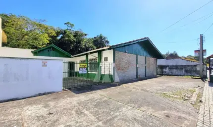 Casa comercial para alugar, 120.00 m2 por R$3000.00  - Gloria - Joinville/SC
