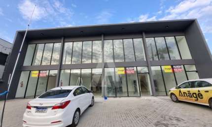 Loja para alugar, 104.25 m2 por R$4490.00  - Costa E Silva - Joinville/SC
