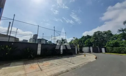 Apartamento com 3 quartos  para alugar, 68.03 m2 por R$1750.00  - Santo Antonio - Joinville/SC