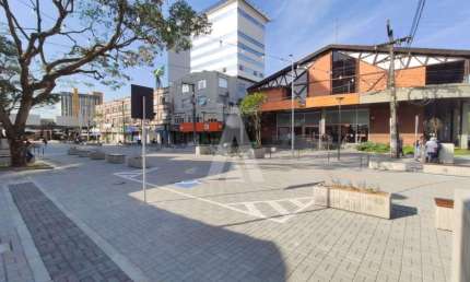 Sala para alugar, 55.06 m2 por R$750.00  - Centro - Joinville/SC