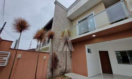 Casa residencial com 3 quartos  para alugar, 106.00 m2 por R$2490.00  - Iririu - Joinville/SC