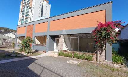Casa residencial com 2 quartos  para alugar, 168.00 m2 por R$2590.00  - America - Joinville/SC