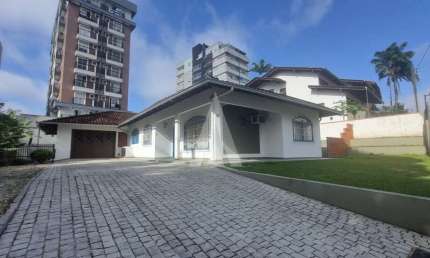 Casa residencial com 3 quartos  para alugar, 189.40 m2 por R$5000.00  - Costa E Silva - Joinville/SC