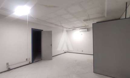 Sala para alugar, 30.00 m2 por R$750.00  - Centro - Joinville/SC