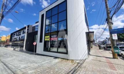 Loja para alugar, 48.82 m2 por R$2200.00  - Bucarein - Joinville/SC