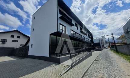 Sala para alugar, 37.72 m2 por R$1500.00  - Bucarein - Joinville/SC