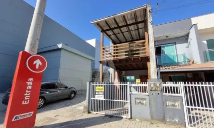 Casa residencial com 2 quartos  para alugar, 67.00 m2 por R$2300.00  - Vila Nova - Joinville/SC