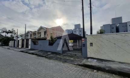 Casa residencial com 4 quartos  para alugar, 153.00 m2 por R$2600.00  - Vila Nova - Joinville/SC