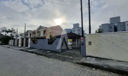 Casa residencial com 4 quartos  para alugar, 153.00 m2 por r$2600.00  - vila nova - joinville/sc