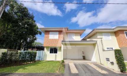 Casa residencial com 3 quartos  para alugar, 130.11 m2 por R$4490.00  - Bom Retiro - Joinville/SC