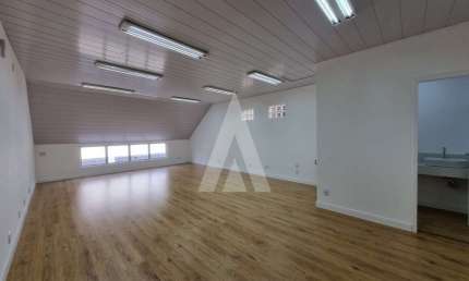 Sala para alugar, 48.00 m2 por R$2390.00  - Atiradores - Joinville/SC