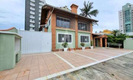 Casa comercial para alugar, 540.00 m2 por R$11000.00  - Anita Garibaldi - Joinville/SC