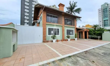 Casa comercial para alugar, 540.00 m2 por r$10800.00  - anita garibaldi - joinville/sc