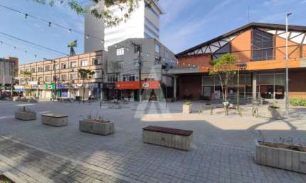 Sala para alugar, 67.13 m2 por R$980.00  - Centro - Joinville/SC