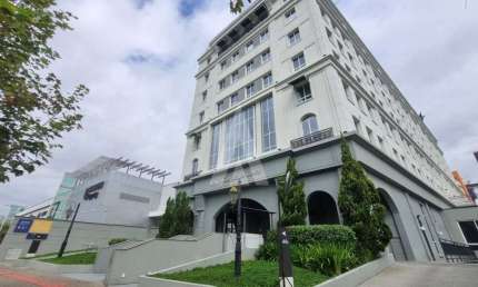 Sala para alugar, 49.29 m2 por R$1900.00  - Bom Retiro - Joinville/SC