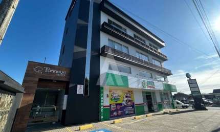 Sala para alugar, 33.00 m2 por R$1500.00  - Iririu - Joinville/SC
