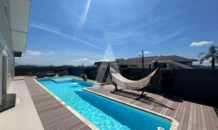 Casa residencial com 3 quartos  para alugar, 355.00 m2 por R$22000.00  - Costa E Silva - Joinville/SC