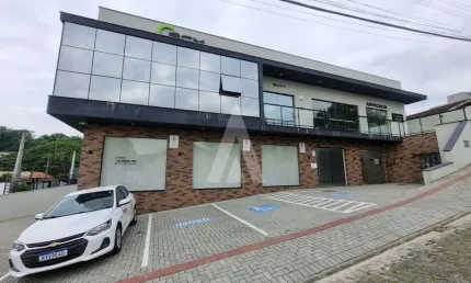 Loja para alugar, 68.54 m2 por R$2500.00  - Floresta - Joinville/SC