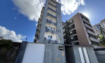 Apartamento com 3 quartos  para alugar, 80.00 m2 por R$2400.00  - Bom Retiro - Joinville/SC