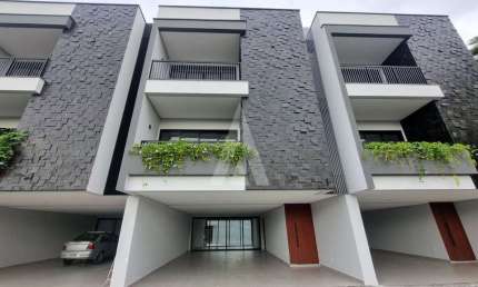 Casa residencial para alugar, 306.43 m2 por R$16000.00  - Gloria - Joinville/SC