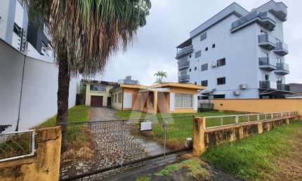 Terreno para alugar, 619.75 m2 por R$6000.00  - America - Joinville/SC