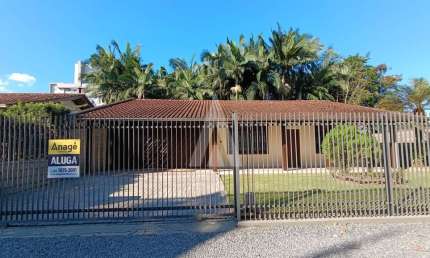 Casa residencial com 3 quartos  para alugar, 141.41 m2 por R$4600.00  - Costa E Silva - Joinville/SC