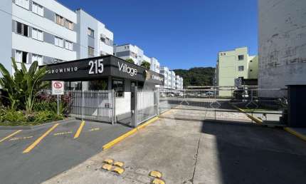 Apartamento com 3 quartos  para alugar, 64.92 m2 por R$1800.00  - Iririu - Joinville/SC