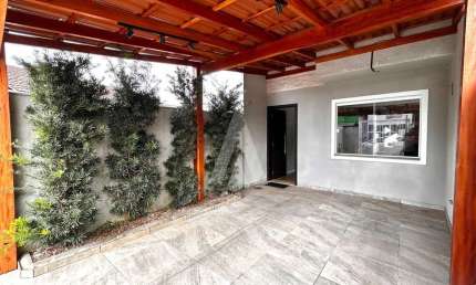 Casa residencial com 2 quartos  para alugar, 65.56 m2 por R$2700.00  - Petropolis - Joinville/SC