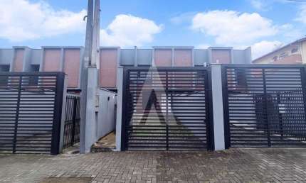 Casa residencial com 3 quartos  para alugar, 111.52 m2 por R$2950.00  - Boa Vista - Joinville/SC
