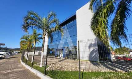 Pavimento prédio para alugar, 322.47 m2 por R$22000.00  - Zona Industrial Norte - Joinville/SC