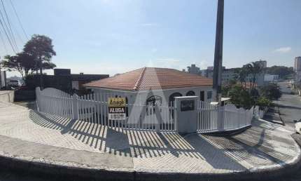 Casa residencial com 3 quartos  para alugar, 160.00 m2 por R$3000.00  - Costa E Silva - Joinville/SC