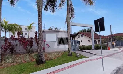 Apartamento com 2 quartos  para alugar, 43.47 m2 por R$1300.00  - Santa Catarina - Joinville/SC